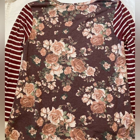 Sun & Moon size large red/burgundy striped floral shirt - Picture 4 of 6